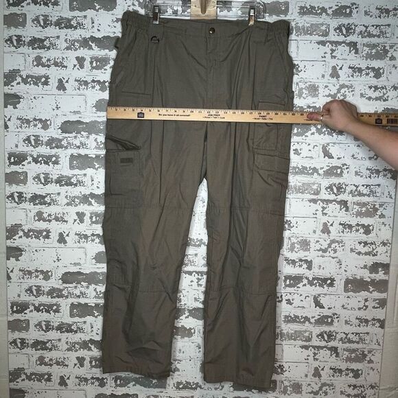 5.11 tactical | mens tan cargo tactical pants - Picture 4 of 9